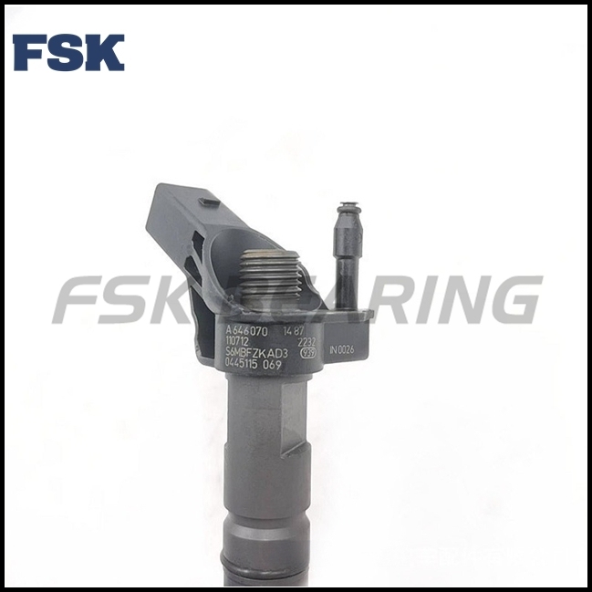Auto Parts Fuel Injector 0445115069 Common Rail Injector For Mercedes Bosch