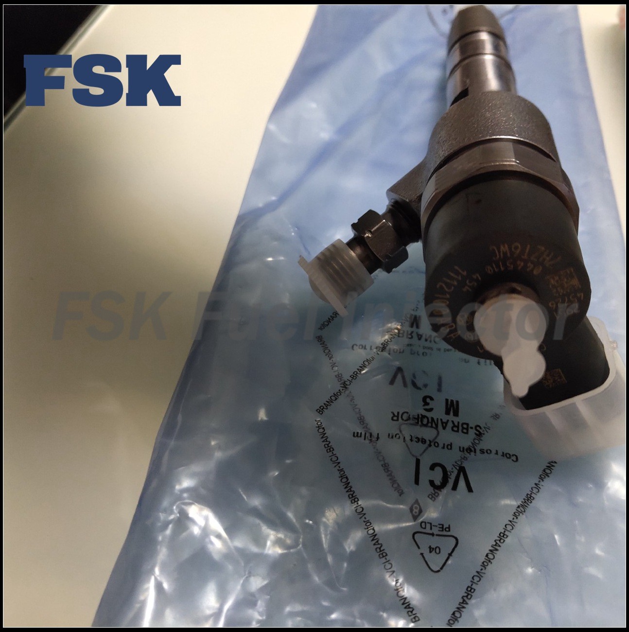 0445120357 Bosch Electronic Fuel Injector Assembly Suitable for Sinotruk Diesel Vehicle VG1246080002