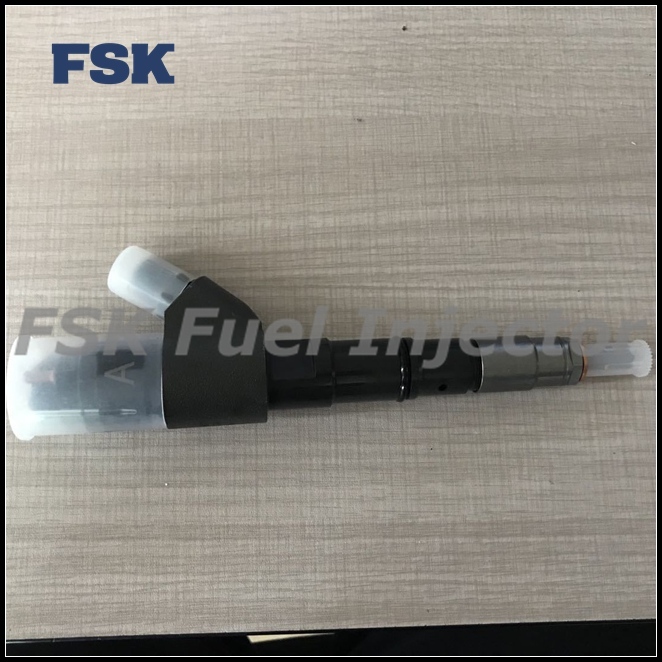 0445120067 Fuel Common Rail CR Diesel Injector Compatible For Excavator